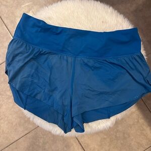 Lululemon Chase Me Short 2.5 in